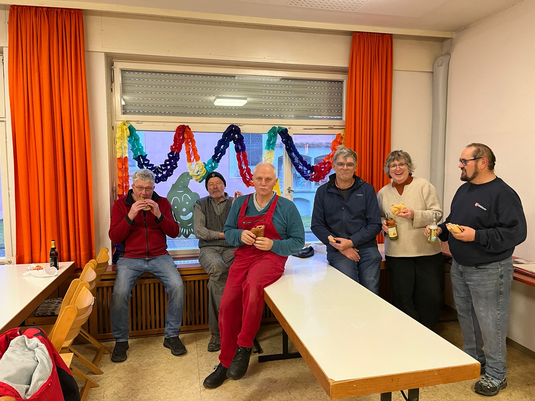 13-2026 Gleich nach der Fastnacht - unsere fleissigen Helfer beim Ausmisten des Saengerheims